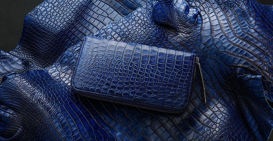 青色のクロコダイル財布