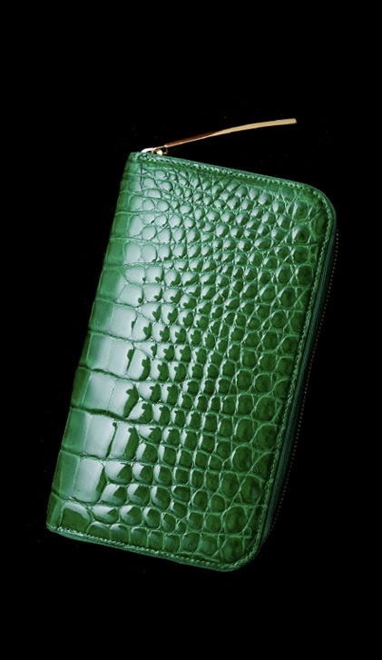 緑色のクロコダイル財布