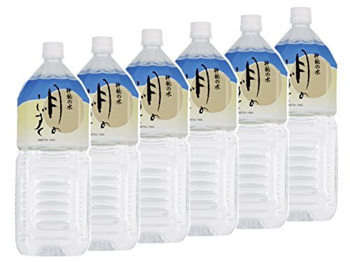 ペットボトルに入った天然アルカリイオン水、6本